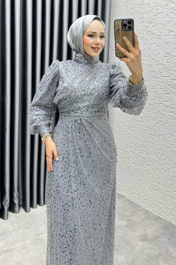 https://www.kalemenmoda.com/drape-islemeli-pullu-abiye-8012-gri-abiye-abiye-901-55-O.jpg --- Drape İşlemeli Pullu Abiye 8012 Gri - 2