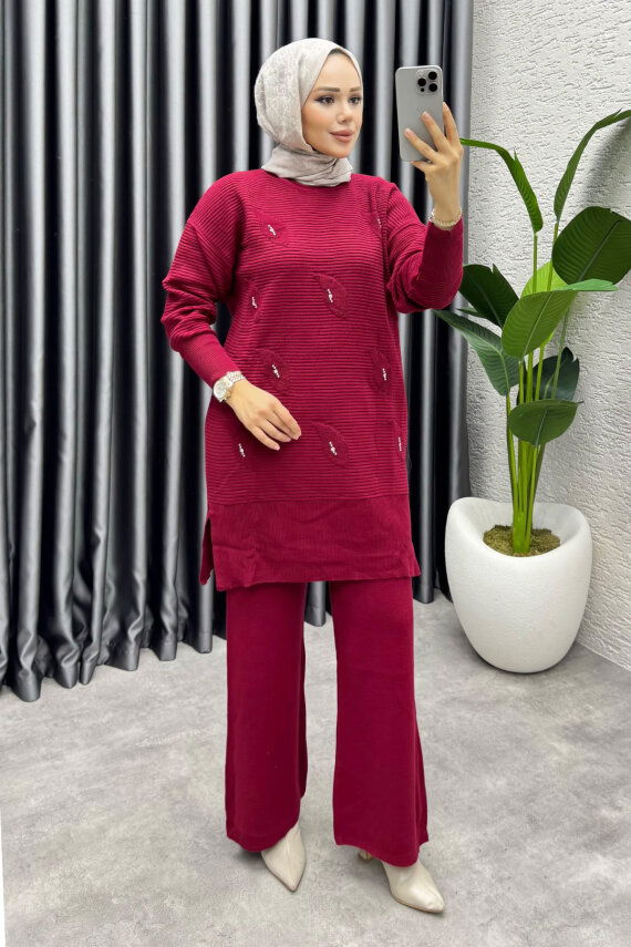 https://cdn.kalemenmoda.com/eylul-basic-triko-takim-1208-bordo-kombin-kombin-1729-50-O.jpg - Eylül Taş Detaylı Triko Takım 1208 Bordo - MT