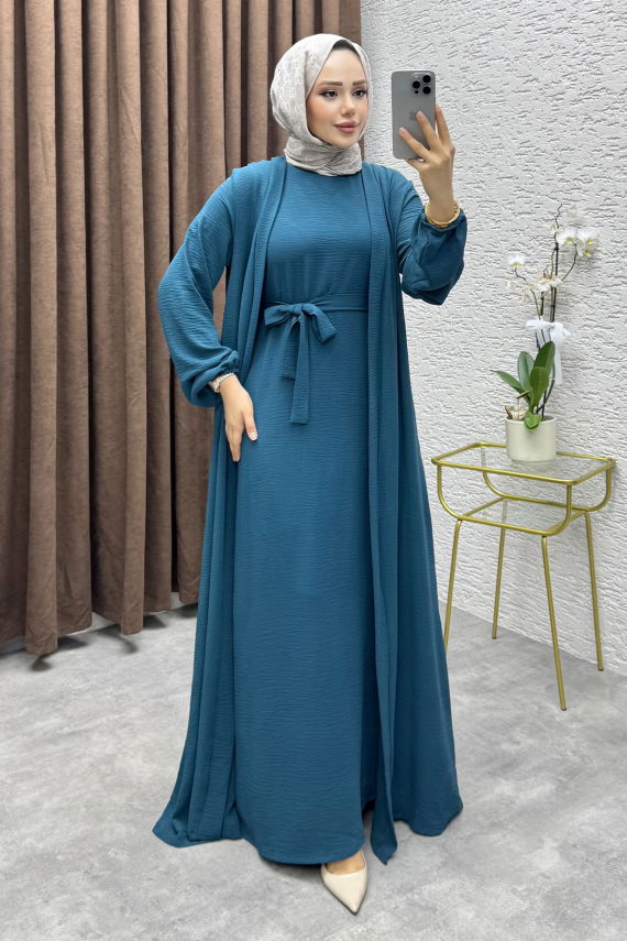 https://cdn.kalemenmoda.com/kemer-detayli-aerobin-abaya-takim-24686-petrol-kombin-kombin-1151-34-O.jpg - Betül İkili Abaya Elbise Takım 24686 Petrol - VYS