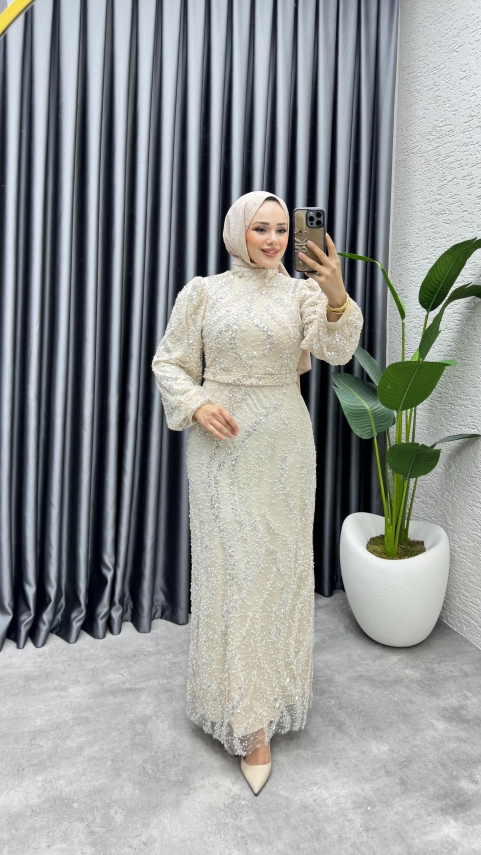 https://www.kalemenmoda.com/nora-tasli-kalem-abiye-8014-krem-abiye-abiye-887-23-O.jpg --- Nora Taşlı Kalem Abiye 8014 Krem - 1