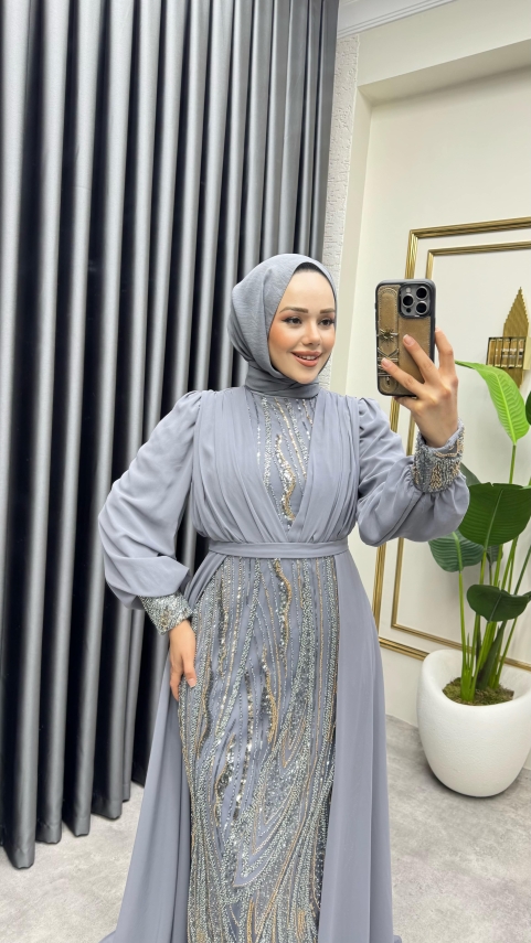 https://www.kalemenmoda.com/sifon-kuyruklu-shine-tasli-abiye-6631-gri-abiye-abiye-773-21-O.jpg --- Şifon Kuyruklu Shine Taşlı Abiye 6631 Gri - 1